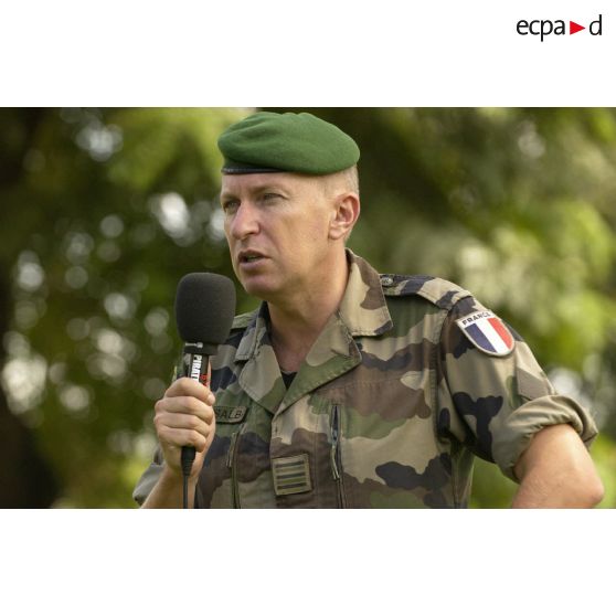 Conférence de presse du lieutenant-colonel Fusalba, porte-parole de l'EUFOR.