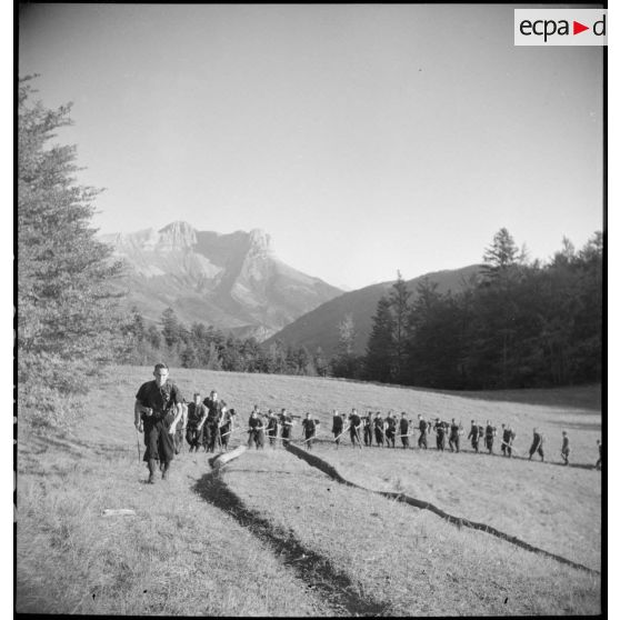 Départ de la SES du 6e BCA depuis le centre d'instruction de haute montagne.