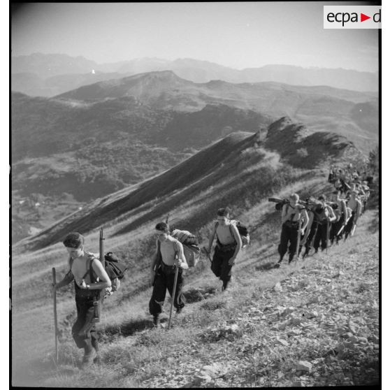 Départ de la SES du 6e BCA depuis le centre d'instruction de haute montagne.