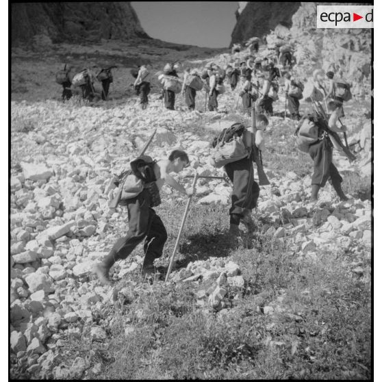 Départ de la SES du 6e BCA depuis le centre d'instruction de haute montagne.