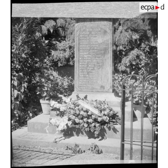 Cérémonie des couleurs au monument aux morts de Montjoie-en-Couserans.