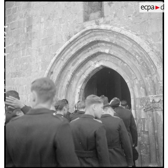 Cérémonie religieuse en l'église Notre-Dame de l'Assomption à Montjoie-en-Couserans.