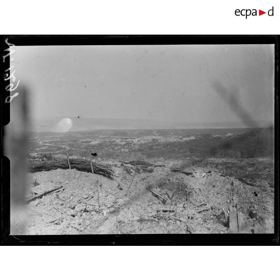 Haudromont, panorama sur Louvemont, le bois des fosses. [légende d'origine]