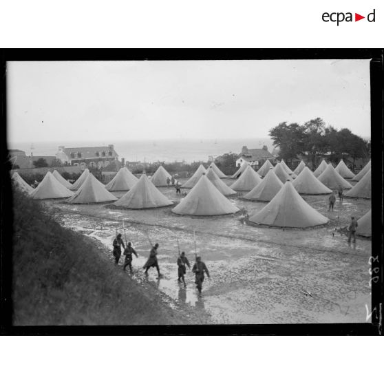 Le Palais (Belle-Isle), camp de Willamez. Vue générale du camp de prisonniers. [légende d'origine]