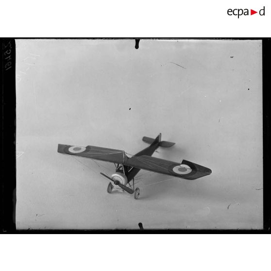 Paris. Musée de la Guerre. Parasol Morane Saulnier. [légende d'origine]