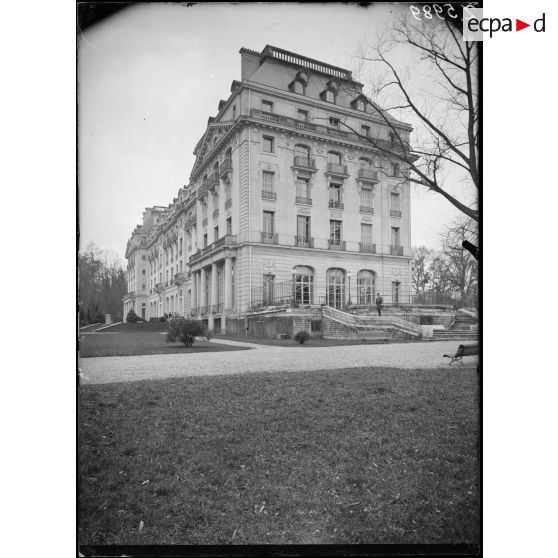 Versailles. Trianon Palace, où siège le Conseil de guerre interalliés. [légende d'origine]