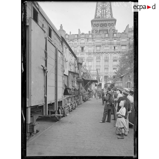 Paris. Gare du Champ de Mars. La pièce allemande de 280. [légende d'origine]