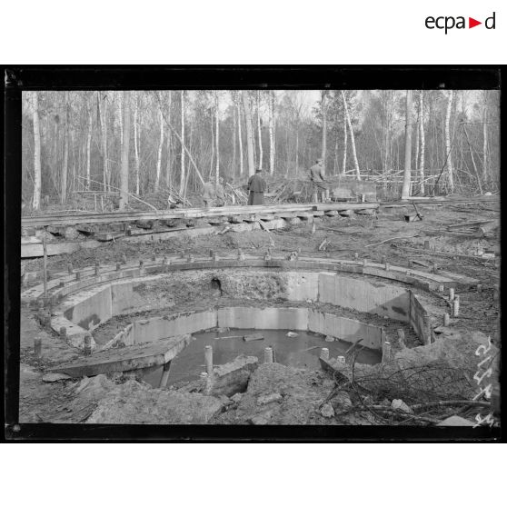 Crépy-en-Laonnois (Aisne). Emplacement d'une Bertha. La plate-forme. [légende d'origine]