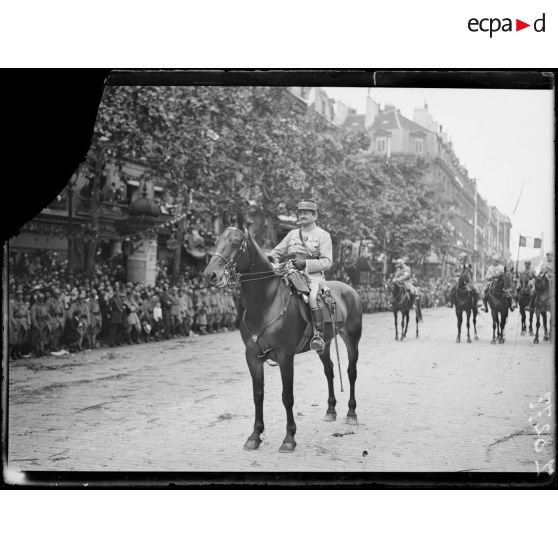 [Fêtes de la Victoire à Paris.]