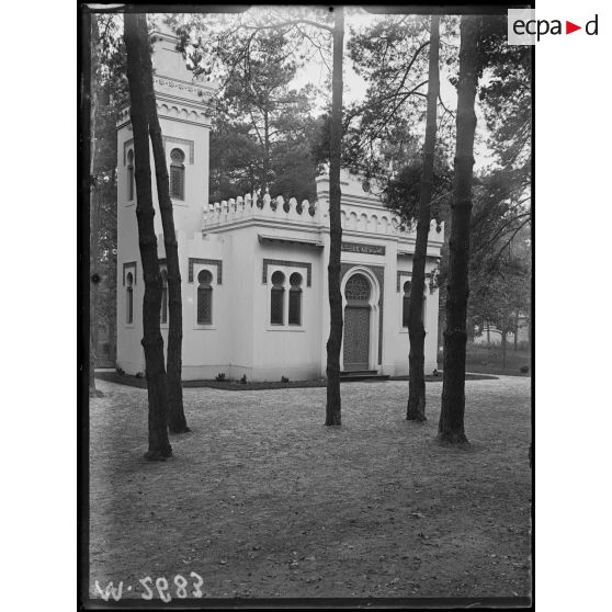 Nogent-sur-Marne, hôpital du Jardin colonial. La mosquée. [légende d'origine]