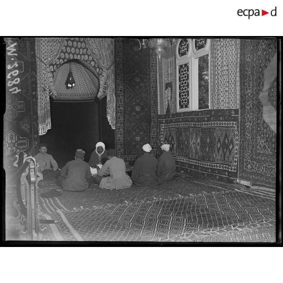 Nogent-sur-Marne, hôpital du Jardin colonial. L'intérieur de la mosquée. [légende d'origine]