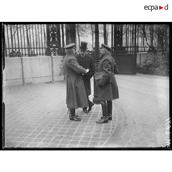 Paris, ministère des Affaires Etrangères. Conférence des Alliés. Le lieutenant général Bucquoy délégué belge. [légende d'origine]