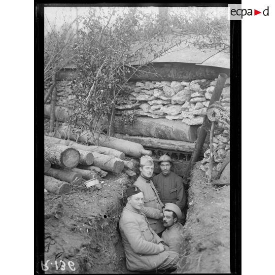 Vallée de Marbotte (Meuse). Un poste de commandant de batterie. [légende d'origine]