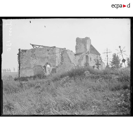 Hannescamps, Pas-de-Calais, l'église. [légende d'origine]