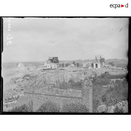 Hendecourt-lès-Ransart, Pas-de-Calais, ruines. [légende d'origine]