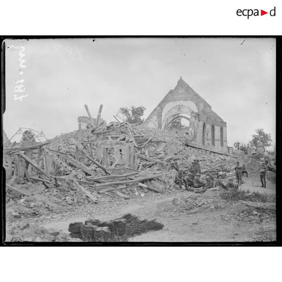 Courcelles-le-Comte, Pas de Calais, l'église. [légende d'origine]