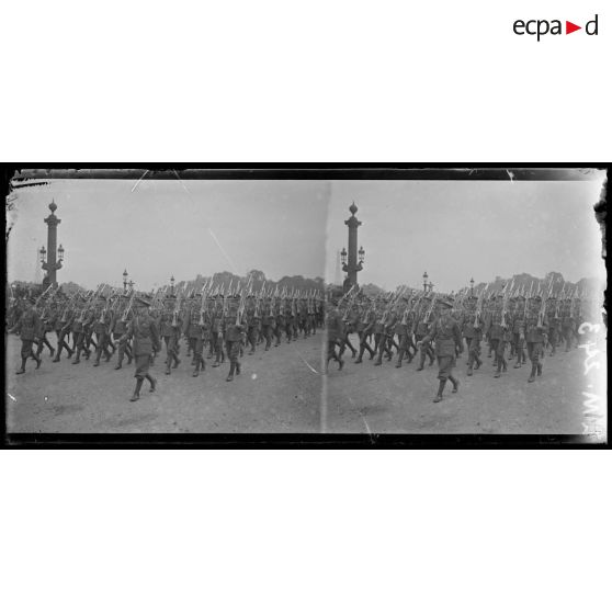 Paris. Prise d'armes du 14 juillet 1918. Les troupes anglaises place de la Concorde. [légende d'origine]