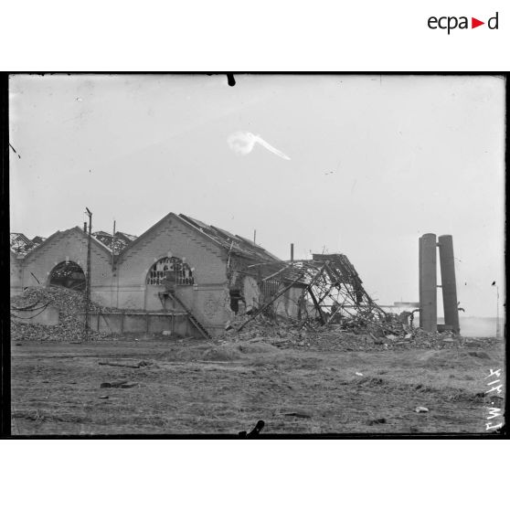 Aniche, Nord. Fosse Sainte-Marie. Compresseurs (façade sud) et bâtiments des chaufferies. [légende d'origine]