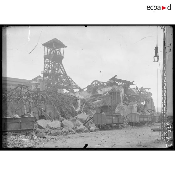 Aniche, Nord. Fosse de Sessevalle, bâtiments des chaudières. [légende d'origine]