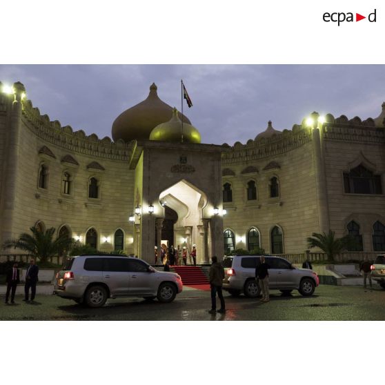 Entrée principale du palais présidentiel à Bagdad, en Irak.