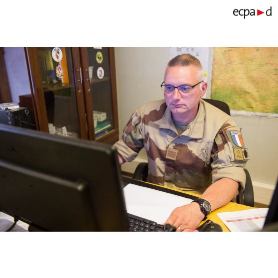 Portrait d'un officier travaillant au centre opérationnel de Gao, au Mali.