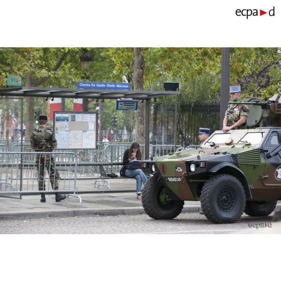 Coulisses du défilé motorisé du 12e RC (régiment de cuirassiers) lors de la cérémonie du 14 juillet 2011.