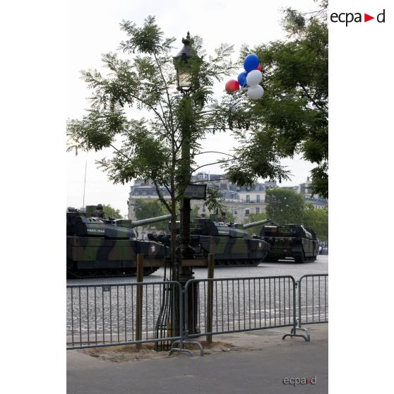 Coulisses du défilé motorisé du 12e RC (régiment de cuirassiers) lors de la cérémonie du 14 juillet 2011.