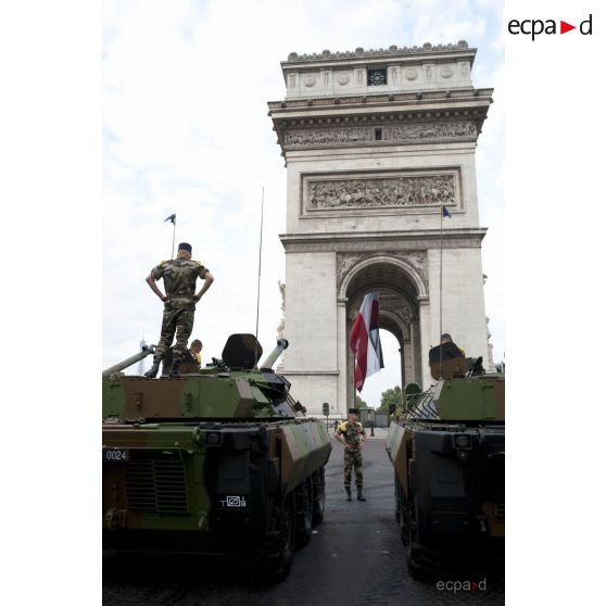 Coulisses du défilé motorisé du 1er RIMa (régiment d'infanterie de marine) lors de la cérémonie du 14 juillet 2011.