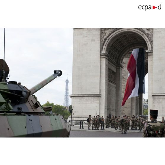 Coulisses du défilé motorisé du 31e RG (régiment du génie) lors de la cérémonie du 14 juillet 2011.