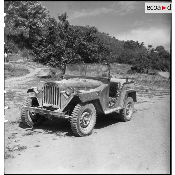 Un véhicule léger GAZ-67 soviétique saisi à l'armée chinoise.