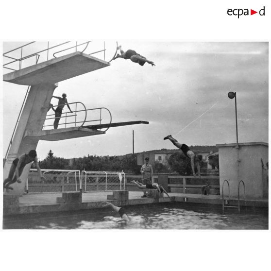 La piscine de l'école militaire enfantine Hériot.