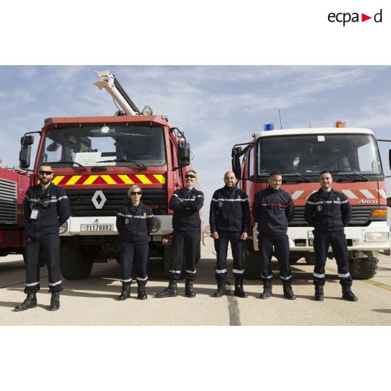 Rassemblement des pompiers de l'air sur la base aérienne projetée (BAP) en Jordanie.