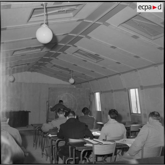 Vue d'une salle de cours au centre d'instruction de Beni-Messous.