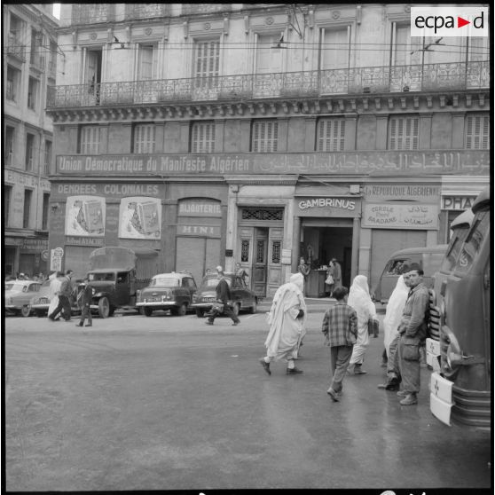 Opération de police dans la casbah d'Alger.