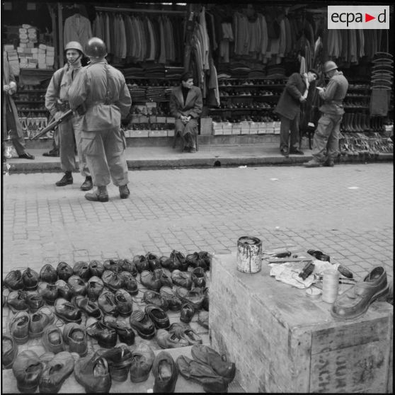 Opération de police dans la casbah d'Alger.