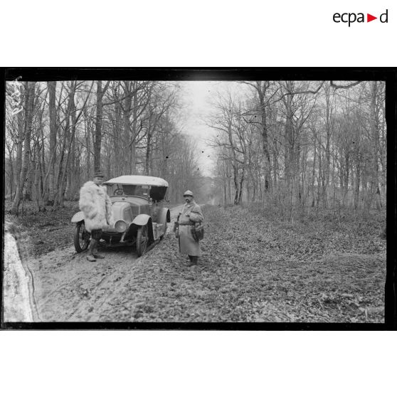 Forêt de Facq. Route de Lesmenils (Meurthe et Moselle) en Lorraine. [légende d'origine]