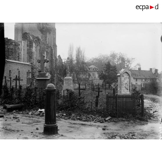 Elverdingue (Belgique). Cimetière et église en Belgique. [légende d'origine]