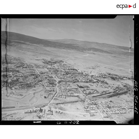 Vue aérienne d'une ville dans la région de Tebessa.