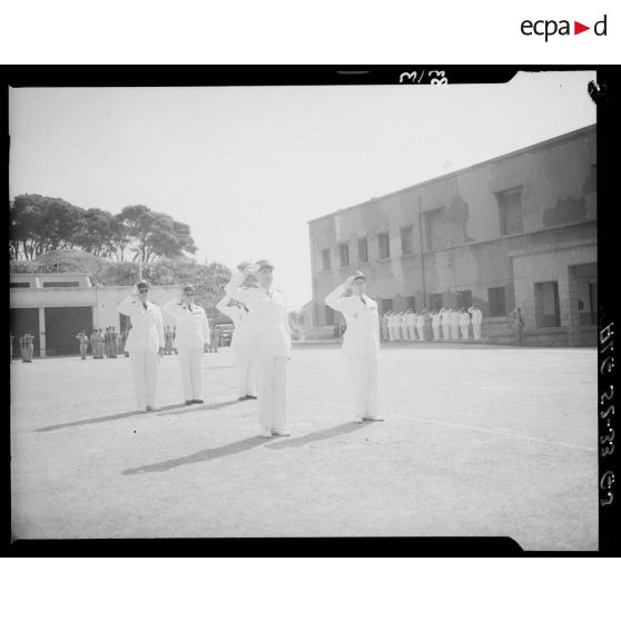 Prise d'armes à la caserne de la 10e légion de la Garde républicaine (10e LGR) à Alger.