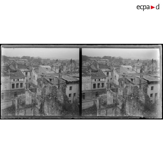 [Verdun. Maisons en ruines].