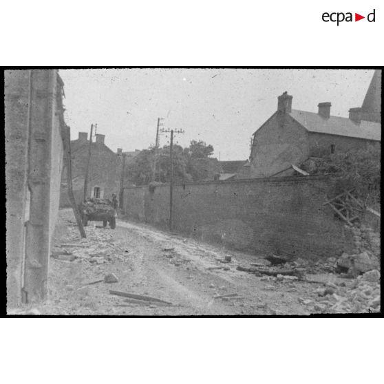 Normandie. [Une ville en ruine]. [Description en cours]