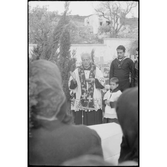 Obsèques d'un marin italien sur l'île de Leros (Grèce).