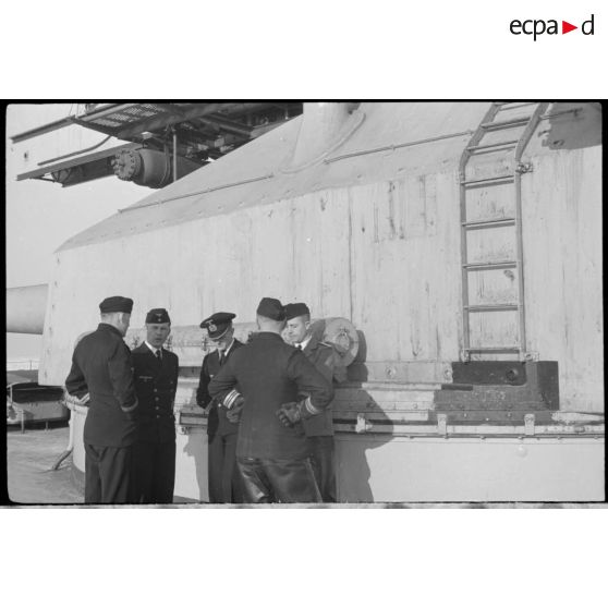 Officiers de la Kriegsmarine sur le pont du Scharnhorst.