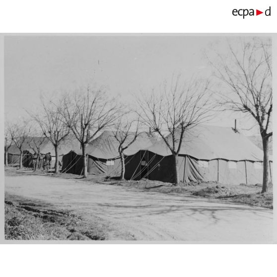 Sétif. Le camp du commando. [légende inscrite au dos de la photographie]