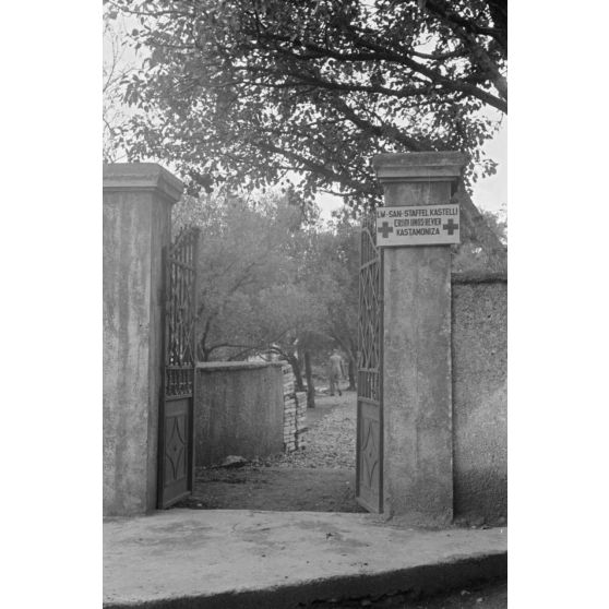 L'entrée du centre de repos de l'armée de l'air allemande de Kastelli (Kastamoniza).