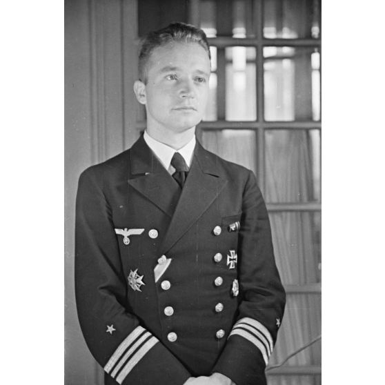 Portrait du Kapitänleutnant Helmut Rosenbaum, commandant du sous-marin U-73.