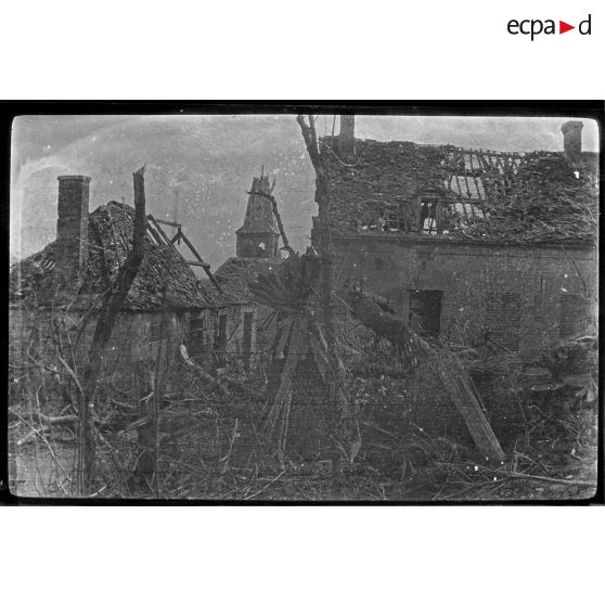 [Village en ruines, 1914-1918.]