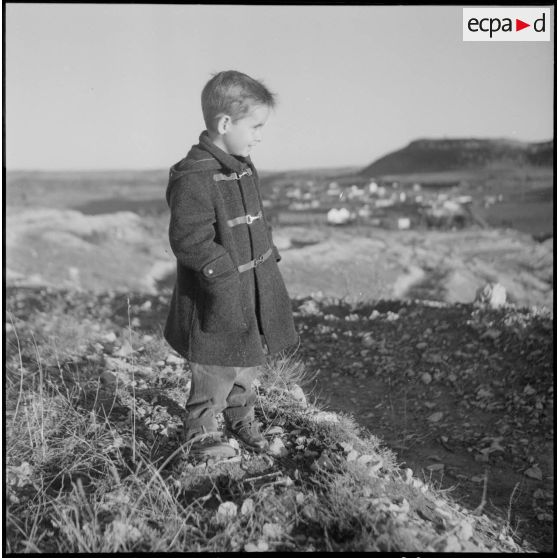 Portrait d'un enfant européen d'Algérie.