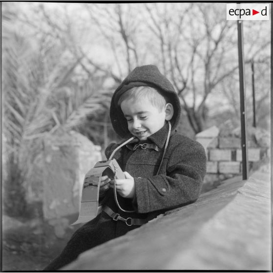 Portrait d'un enfant européen d'Algérie.