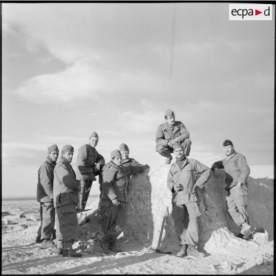 Portrait de groupe de militaires français.